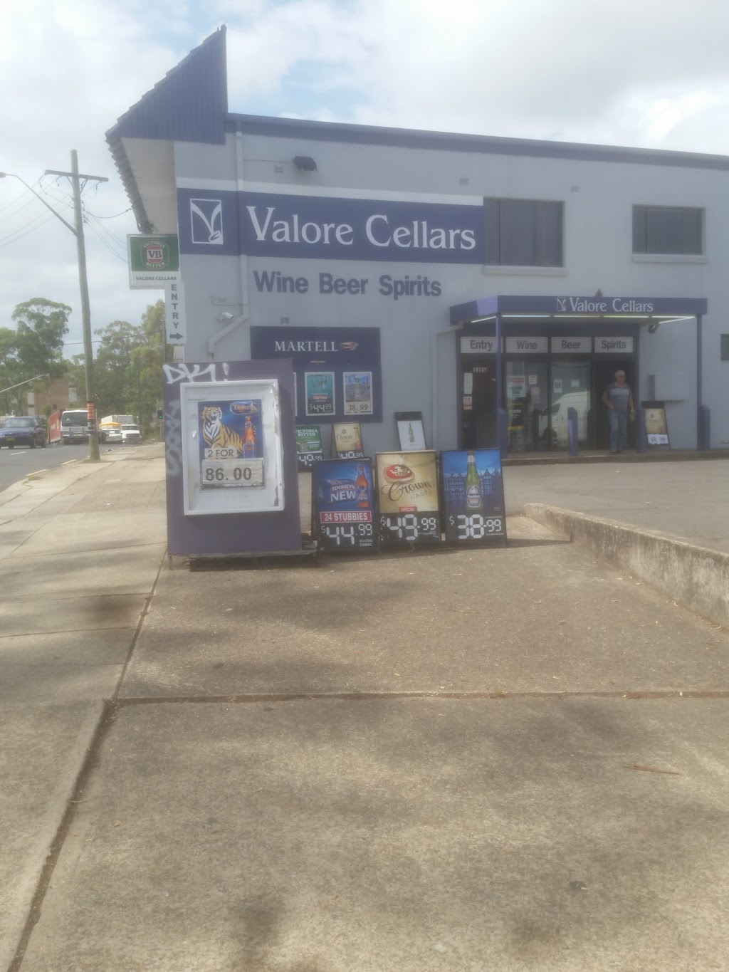 Valore Cellars | store | 38 The Horsley Dr, Carramar NSW 2163, Australia | 0297270959 OR +61 2 9727 0959