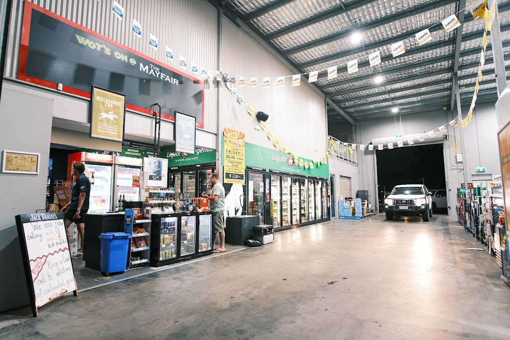 Liquor Legends Drive Thru - The Mayfair Hotel Emerald | 9/11 Mayfair Dr, Emerald QLD 4720, Australia | Phone: (07) 4987 4081