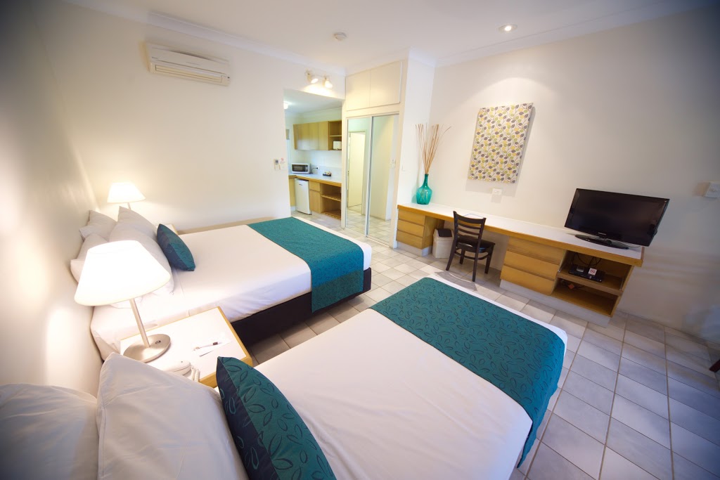 Lazy Lizard Motor Inn | 121 Davidson St, Port Douglas QLD 4877, Australia | Phone: (07) 4099 5900