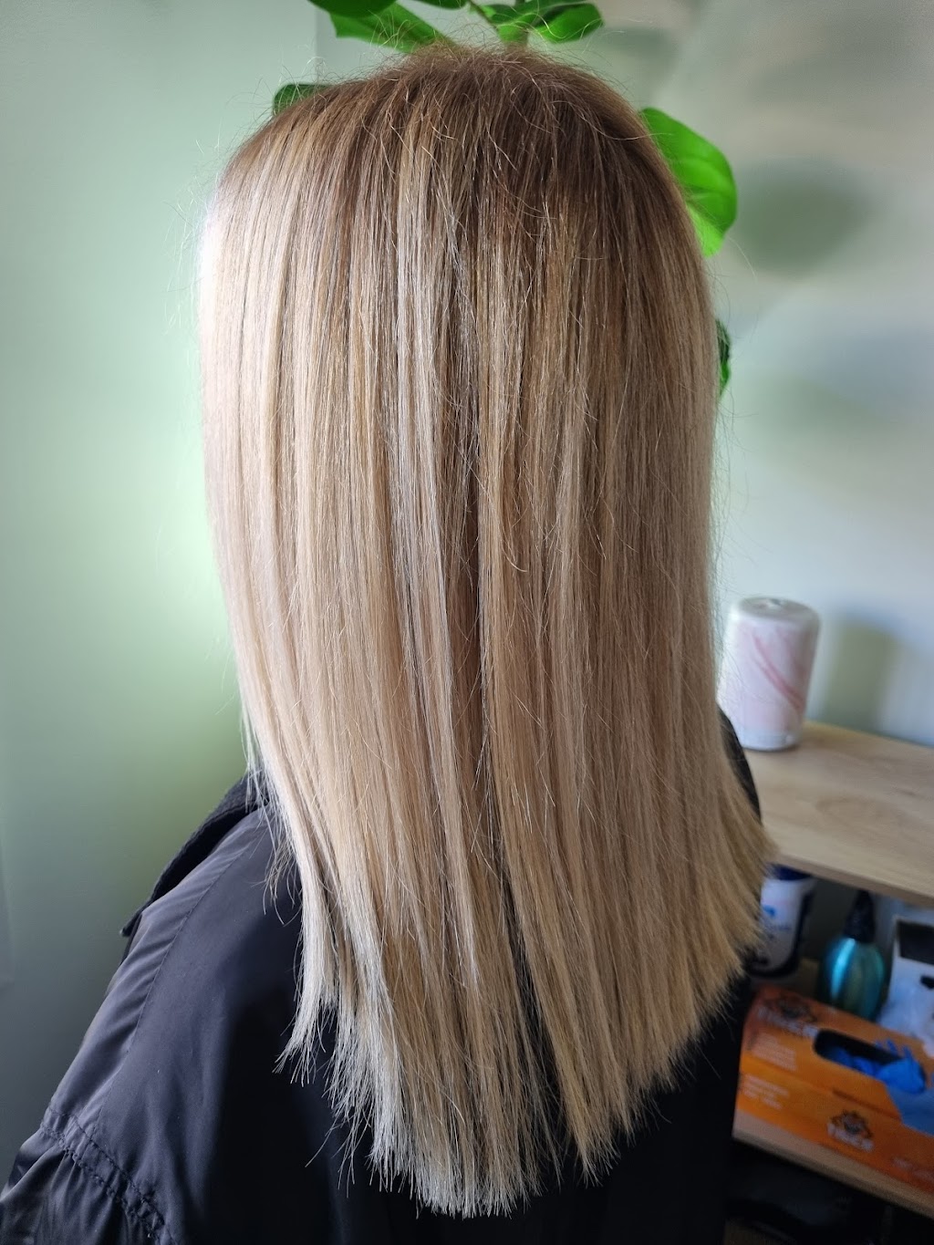 C.M Hair Artistry | 4 Cambewarra Drive, Tullimbar NSW 2527, Australia | Phone: 0404 011 522