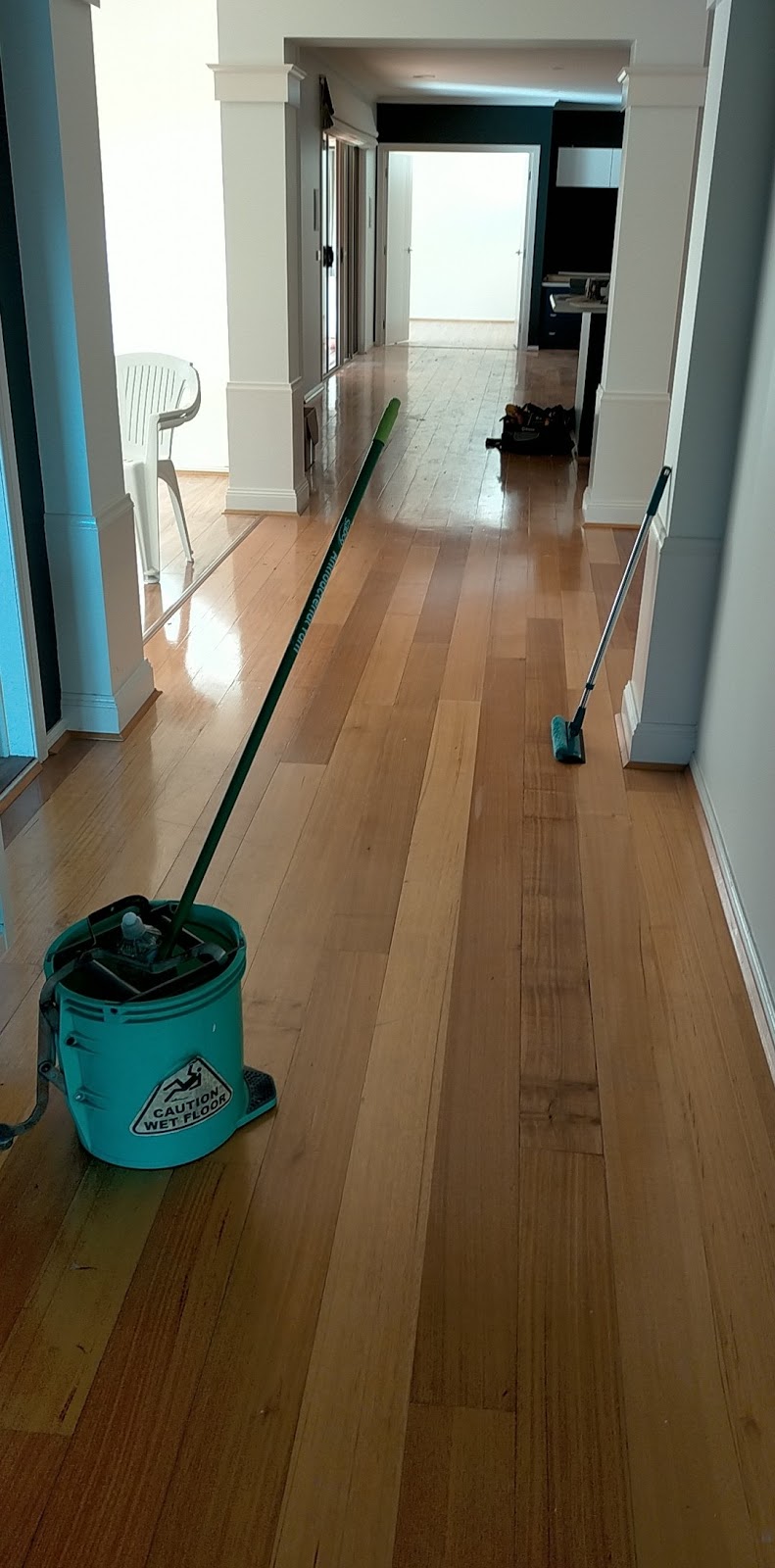 L-Jays cleaning | 5 Forest Oak Ct, Cranbourne VIC 3977, Australia | Phone: 0474 438 400