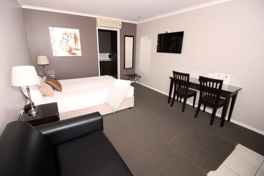 Pevensey Motor Lodge | lodging | 365 High St, Echuca VIC 3564, Australia | 0354825166 OR +61 3 5482 5166