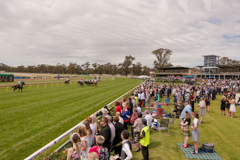 Bendigo Racecourse | Heinz St, Ascot VIC 3551, Australia | Phone: (03) 5448 4209