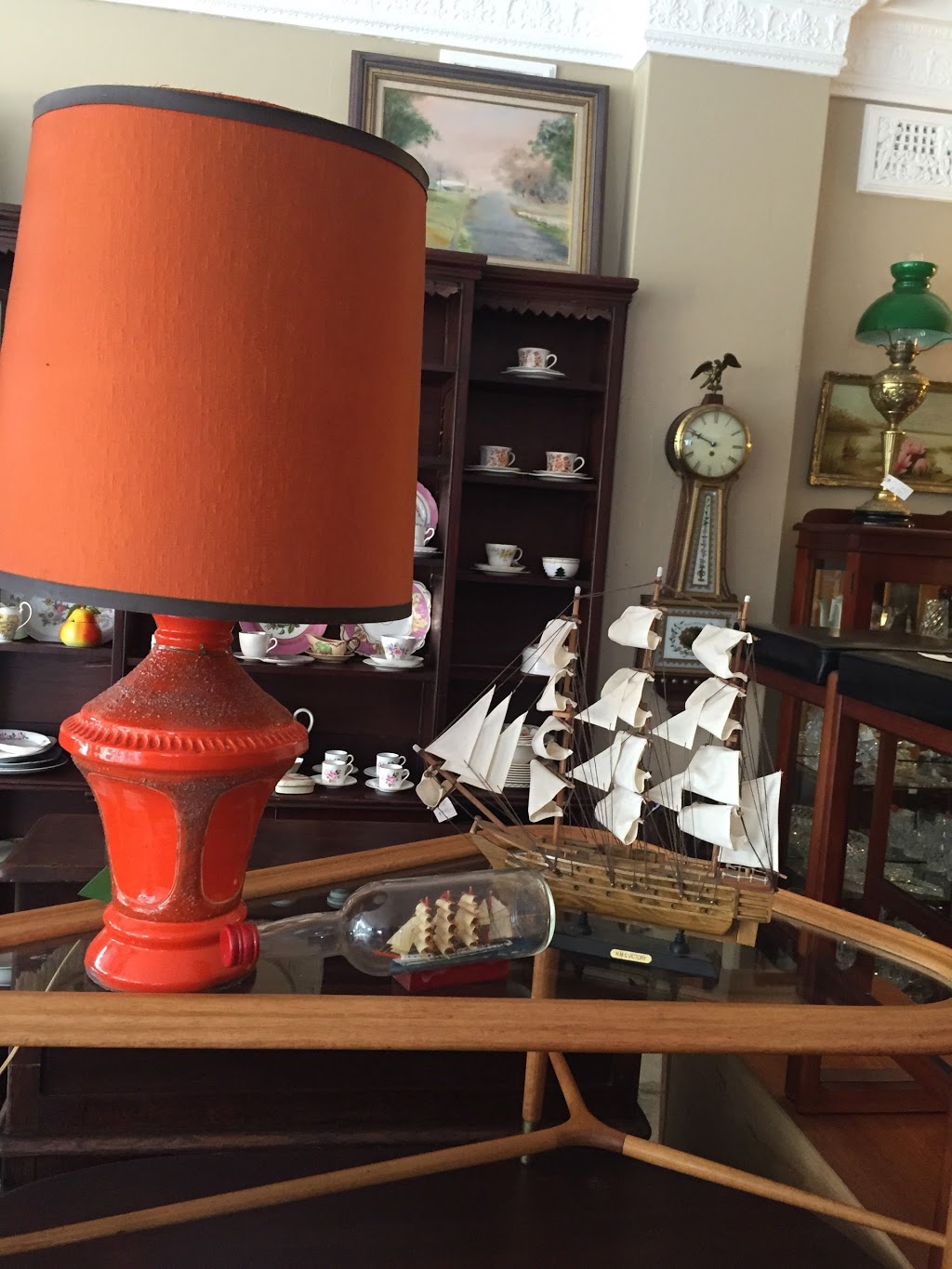 Woodworm Antiques and Restorations | home goods store | 379 Princes Hwy, Woonona NSW 2517, Australia | 0242854890 OR +61 2 4285 4890