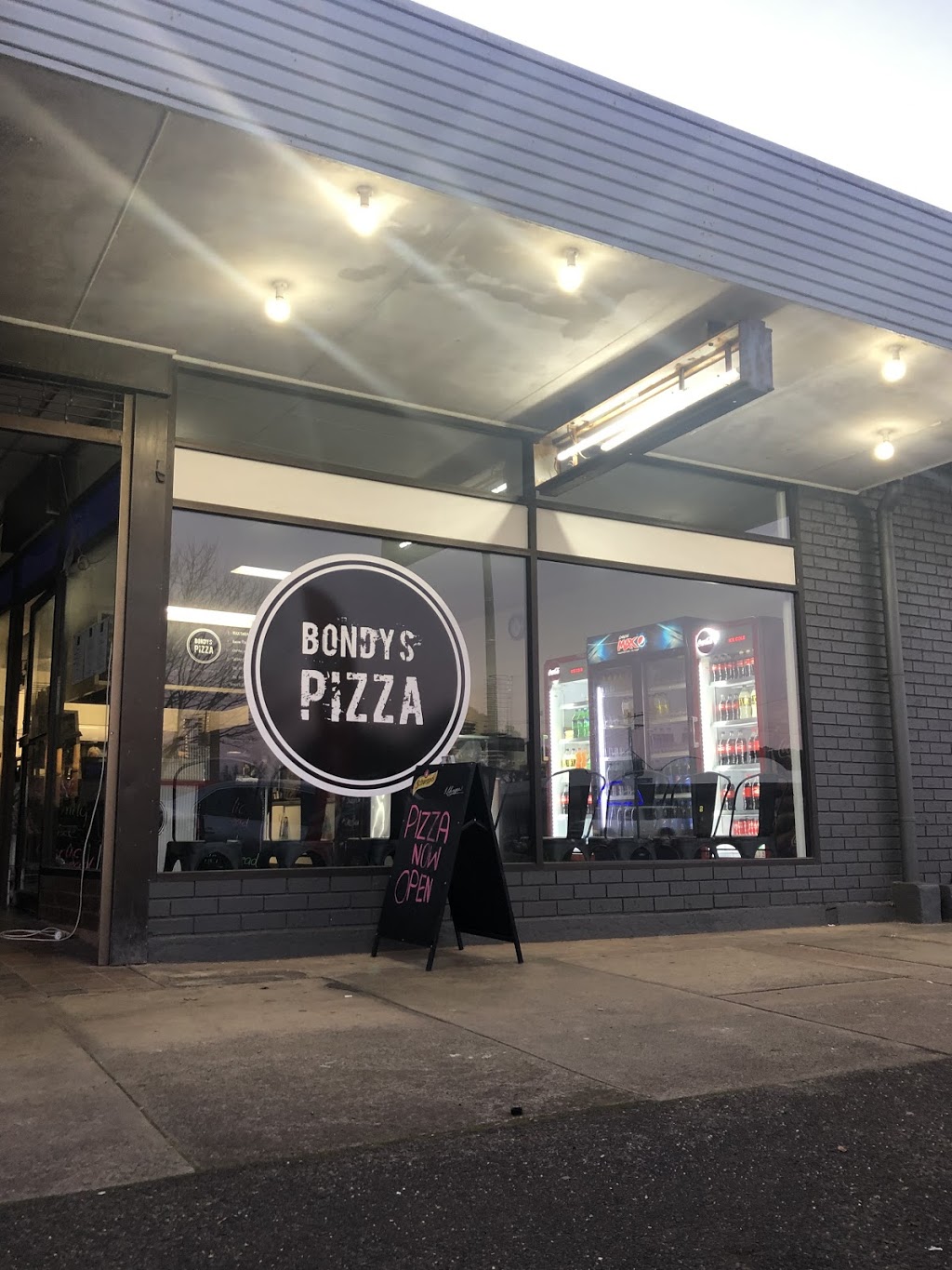 Bondys Pizza | cafe | Shop 2/43 Edgar St, Heywood VIC 3304, Australia | 0355271208 OR +61 3 5527 1208
