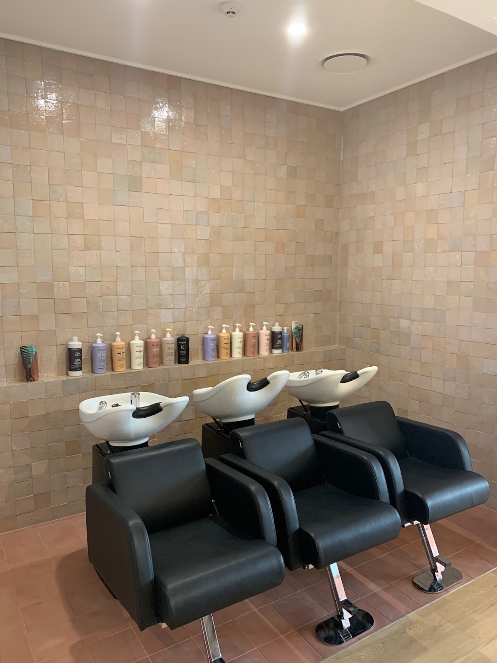 Glow Narrabeen | Unit 3/209-211 Ocean St, Narrabeen NSW 2101, Australia | Phone: (02) 9960 3041