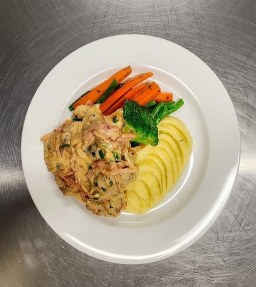 Flagstick Bistro Eugowra | 5 Hill St, Eugowra NSW 2806, Australia | Phone: (02) 6859 2805