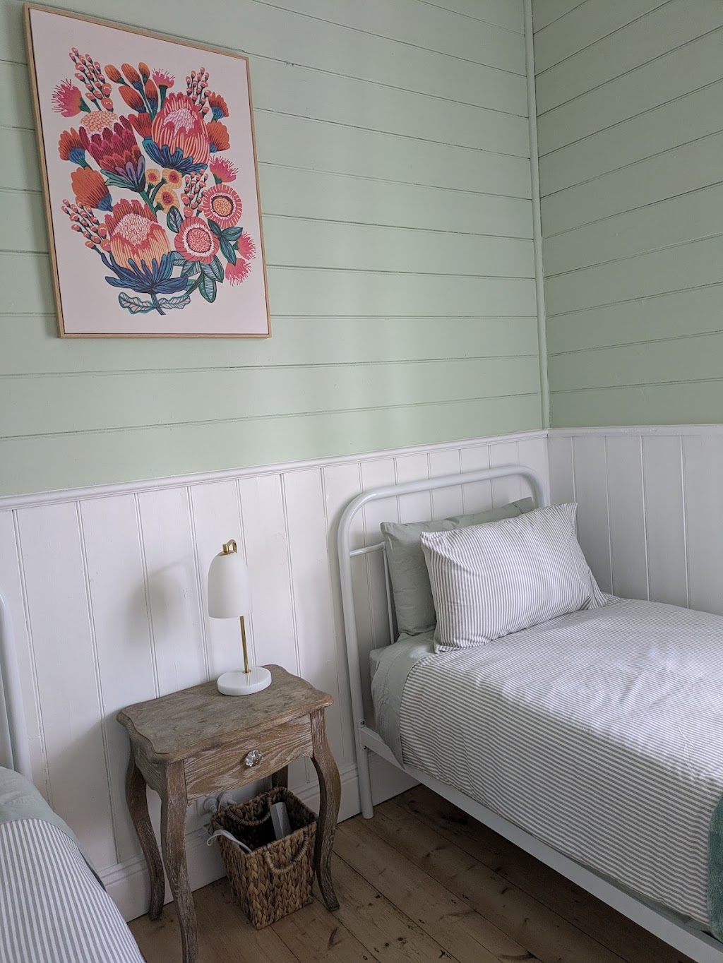 Ferntree Digs Cottage | 20 Ferntree Ave, Warburton VIC 3799, Australia | Phone: 0412 791 407