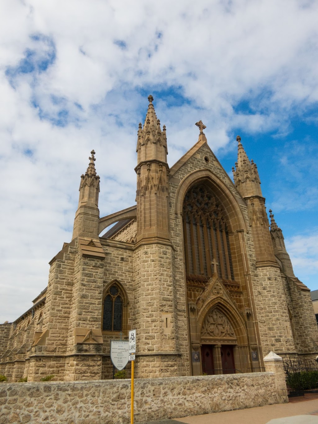 Saint Patricks Basilica | church | 47 Adelaide St, Fremantle WA 6160, Australia | 0893352268 OR +61 8 9335 2268