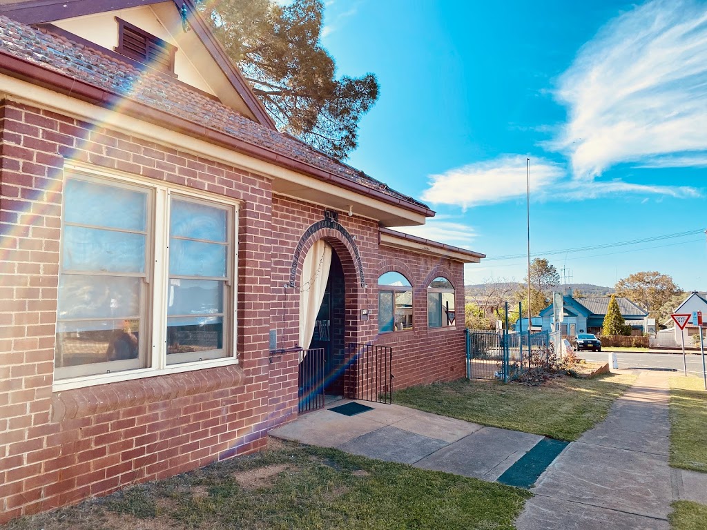 Jacaranda House |  | 1 Church St, Grenfell NSW 2810, Australia | 0400460527 OR +61 400 460 527