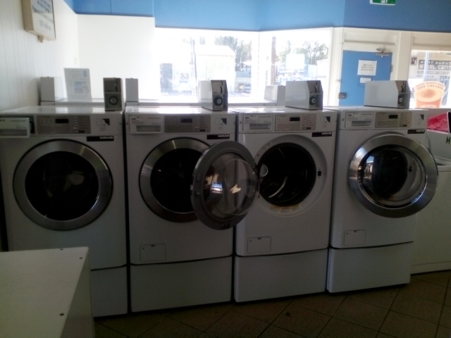 Whiteway Laundry Mat | laundry | 74 Stirling Rd, Port Augusta SA 5700, Australia | 0447071077 OR +61 447 071 077