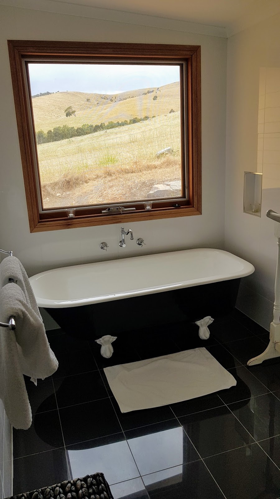 Bernards Cottage | lodging | 73 Louds Hill Rd, Sellicks Hill SA 5172, Australia | 0423283043 OR +61 423 283 043