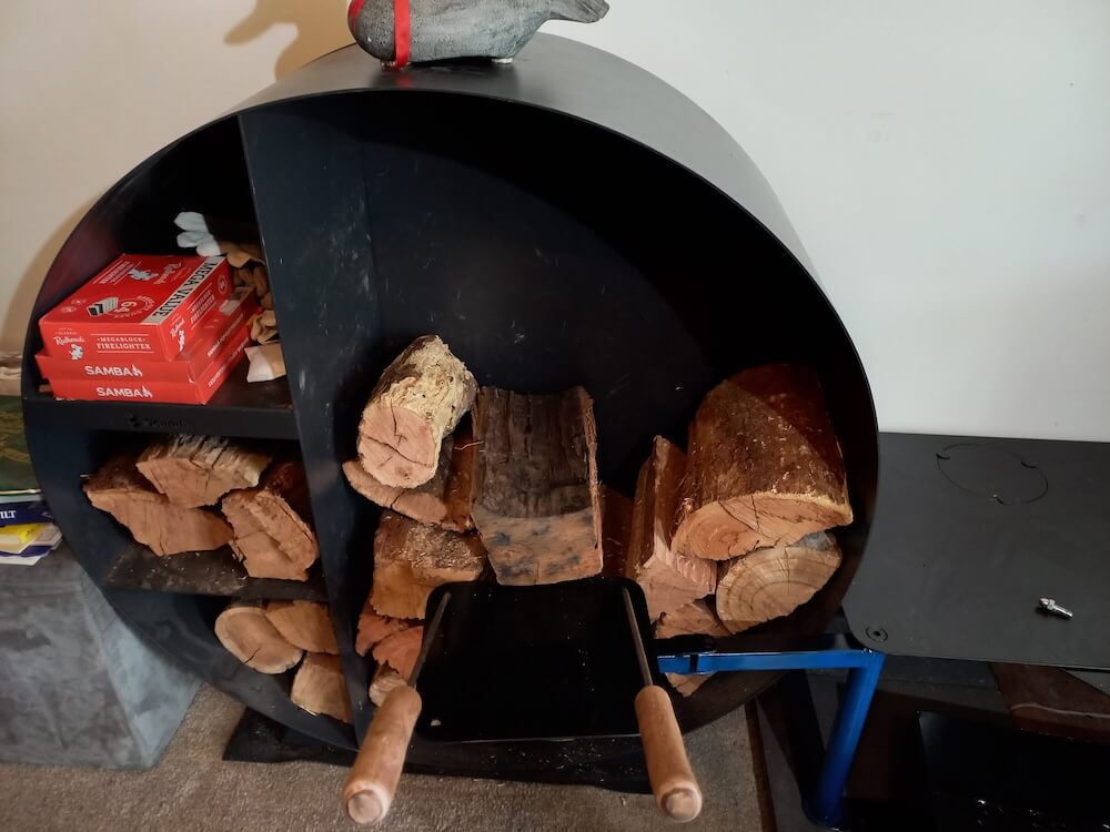 Awesome Fireplace Assistant | 89 Tuckers Rock Rd, Repton NSW 2454, Australia | Phone: 0432 123 692