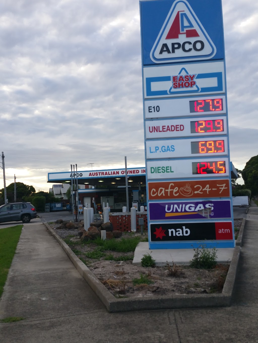 APCO Service Stations East Geelong | gas station | 57 Ormond Rd, East Geelong VIC 3219, Australia | 0352215508 OR +61 3 5221 5508