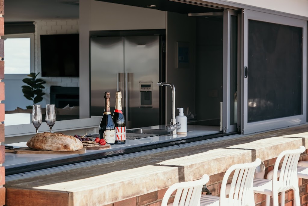 Ocean Sands Beach Front House | 8 Ocean Dr, Port Fairy VIC 3284, Australia | Phone: 0438 327 986