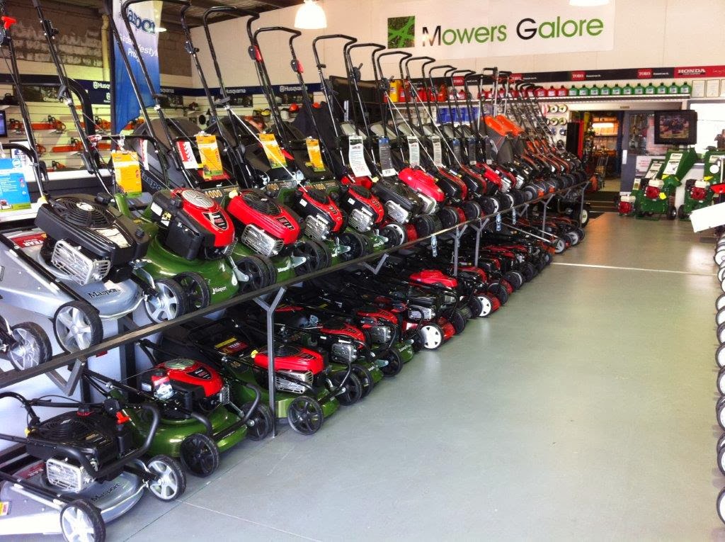 Mowers Galore | hardware store | 198 Torquay Road, Grovedale VIC 3216, Australia | 0352440620 OR +61 3 5244 0620