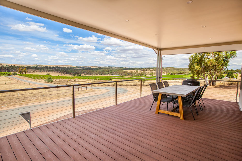 Neagles Retreat Villas | Neagles Rock Road, Emu Flat SA 5453, Australia | Phone: 0418 842 663