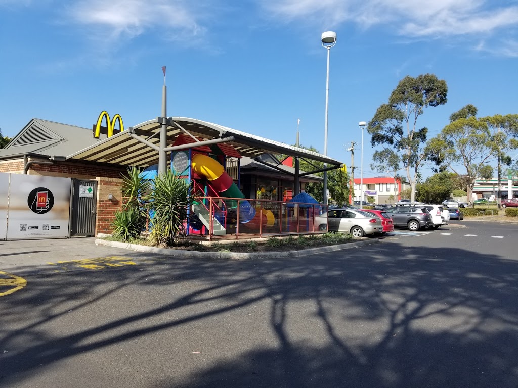 McDonalds Mount Waverley | meal takeaway | 519 Waverley Rd, Mount Waverley VIC 3149, Australia | 0398868072 OR +61 3 9886 8072