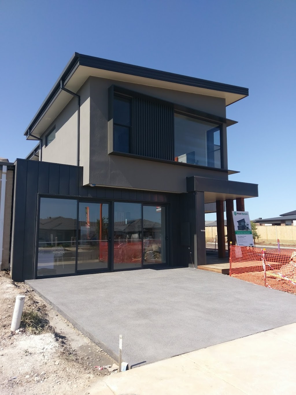 Pivot Homes Mount Duneed Display Home | 1 Freedom Drive, Mount Duneed VIC 3217, Australia | Phone: 0438 000 456