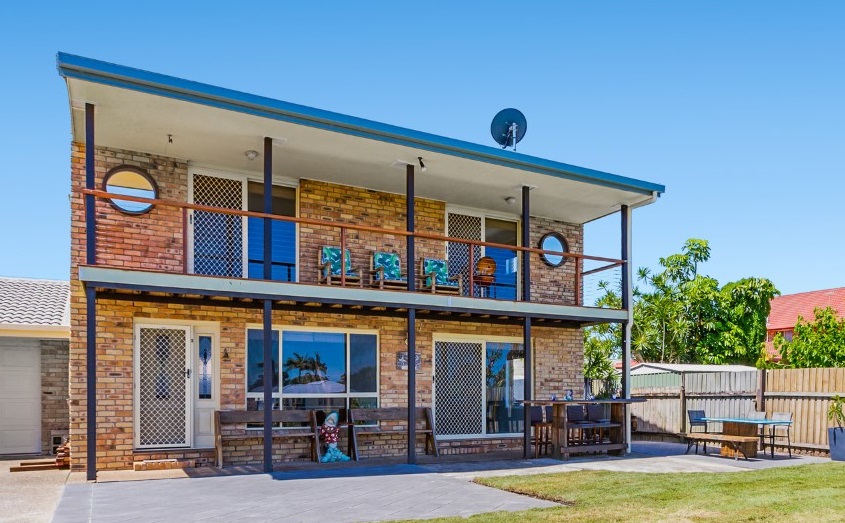 Pottsville Beach Hook, Wine & Sinker Holiday House | 2/81 Andrew Ave, Pottsville Beach NSW 2489, Australia | Phone: 0407 750 220