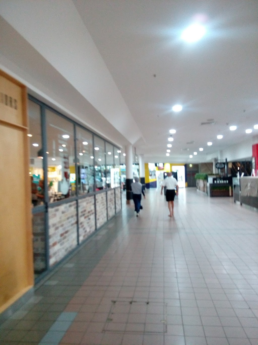 Warrawong Plaza | shopping mall | King St &, Cowper St, Warrawong NSW 2502, Australia | 0242761566 OR +61 2 4276 1566