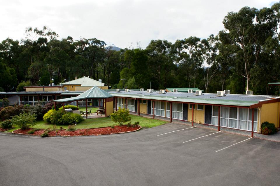 Sanctuary House Resort Motel | restaurant | 326 Badger Creek Rd, Badger Creek VIC 3777, Australia | 0359625148 OR +61 3 5962 5148