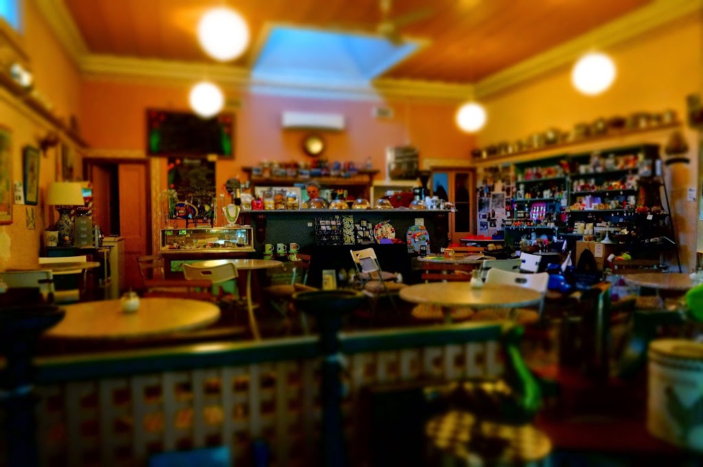 Tocumwal Antiques & Tea Rooms | cafe | 15 Deniliquin St, Tocumwal NSW 2714, Australia | 0358742336 OR +61 3 5874 2336
