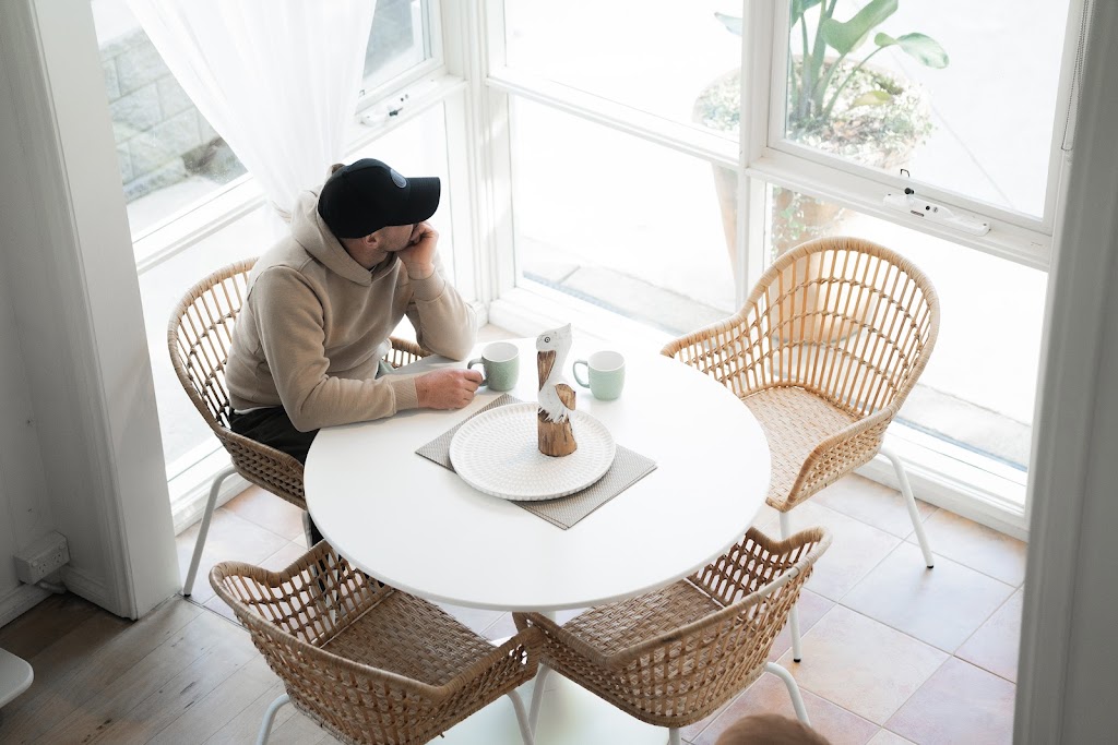 The White House Metung - Luxury Accommodation | 27 Christmas St, Metung VIC 3904, Australia | Phone: 0410 633 072