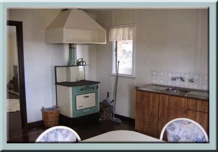 Gum Nut Cottage | lodging | 4087 Williams-Kondinin Rd, Boundain WA 6312, Australia | 0898824030 OR +61 8 9882 4030