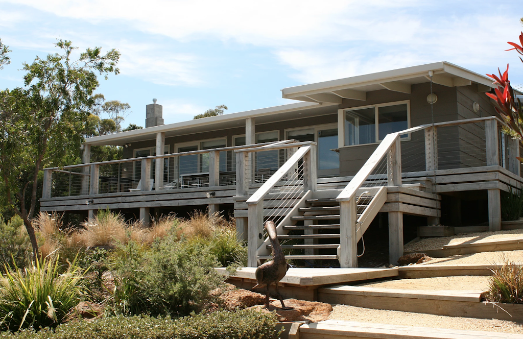 The Hideaway Gippsland Lakes | lodging | LUXURY WATERFRONT HOUSE, 98 The Blvd, Loch Sport VIC 3851, Australia | 0413997309 OR +61 413 997 309
