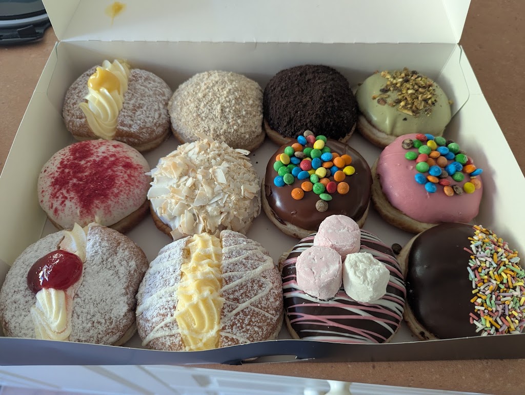 Daniels Donuts Chirnside Park | 239 Maroondah Hwy, Chirnside Park VIC 3116, Australia | Phone: (03) 7044 3649
