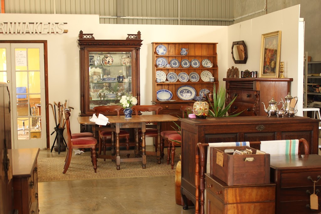 Little Wing Antiques | furniture store | 1/26 Lundberg Dr, South Murwillumbah NSW 2484, Australia | 0421225737 OR +61 421 225 737