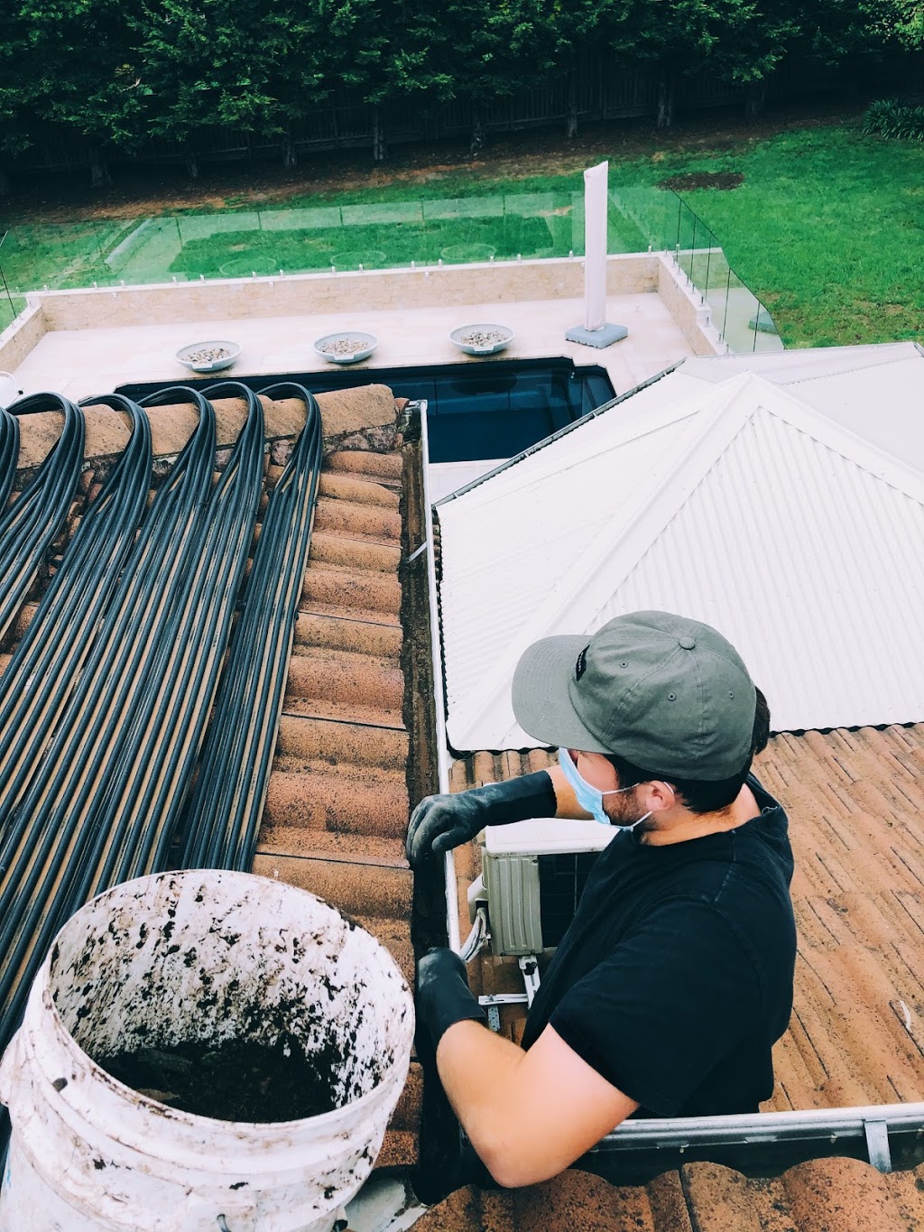 Rise N Shine Window & Gutter Cleaning | 1 block street, Narre Warren North VIC 3804, Australia | Phone: 0468 355 203