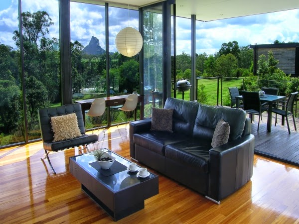 Glass on Glasshouse | 182 Glass House Woodford Rd, Glass House Mountains QLD 4518, Australia | Phone: (07) 5496 9608