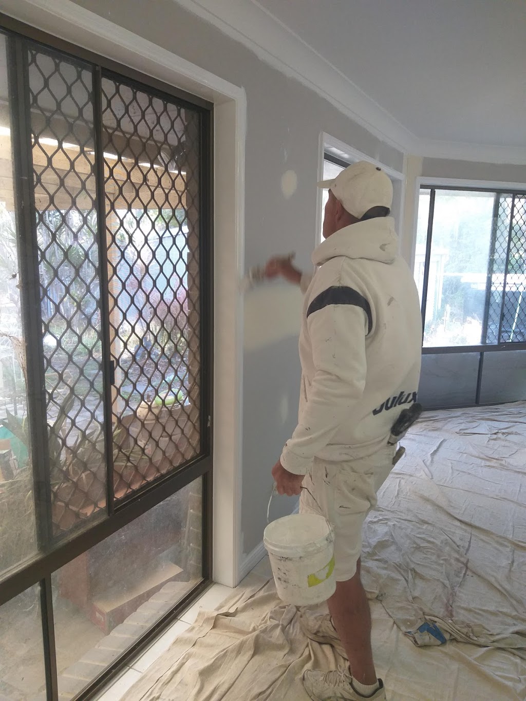 Horton and Son Painting and Maintenance Services | 67 Dollarbird Dr, Tamborine QLD 4270, Australia | Phone: 0411 428 247