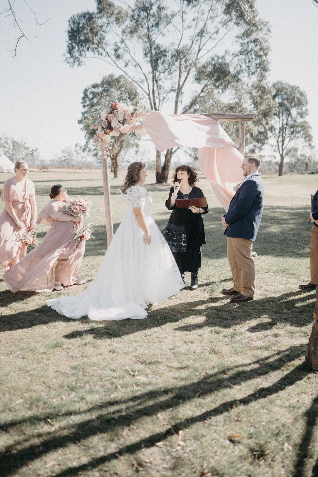Love In The Mountains | 45 Davidson Rd, Leura NSW 2780, Australia | Phone: 0400 550 919