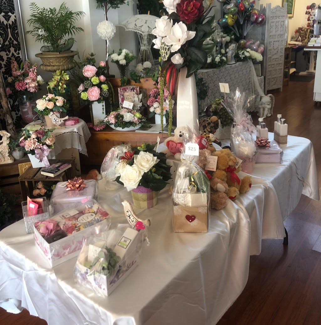 Albion Park Enchanted Florist | florist | shop 2/115 Tongarra Rd, Albion Park NSW 2527, Australia | 0242561323 OR +61 2 4256 1323