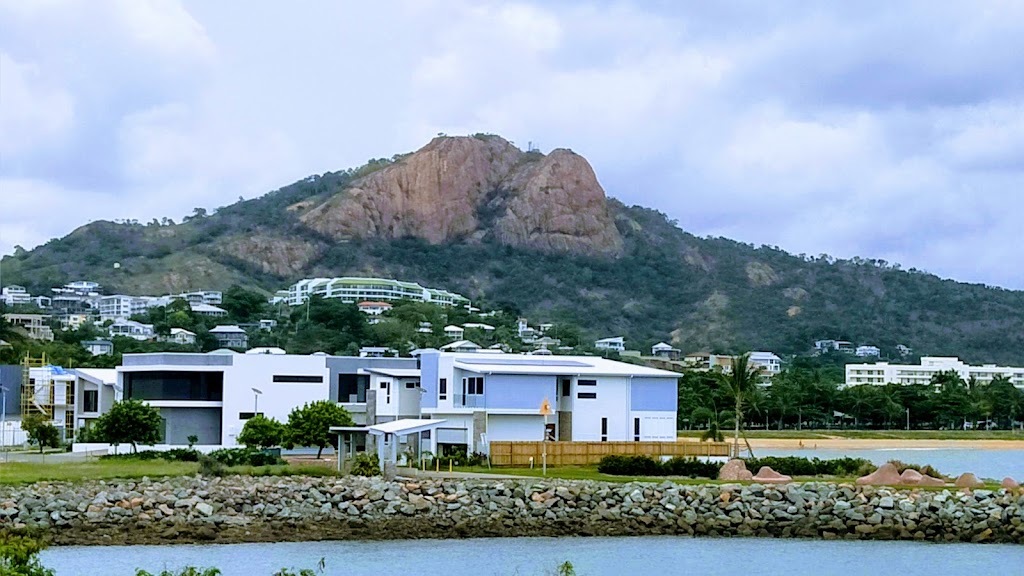 Breakwater Marina |  | 26 Mariners Drive, The Strand, Townsville QLD 4810, Australia | 0747212233 OR +61 7 4721 2233