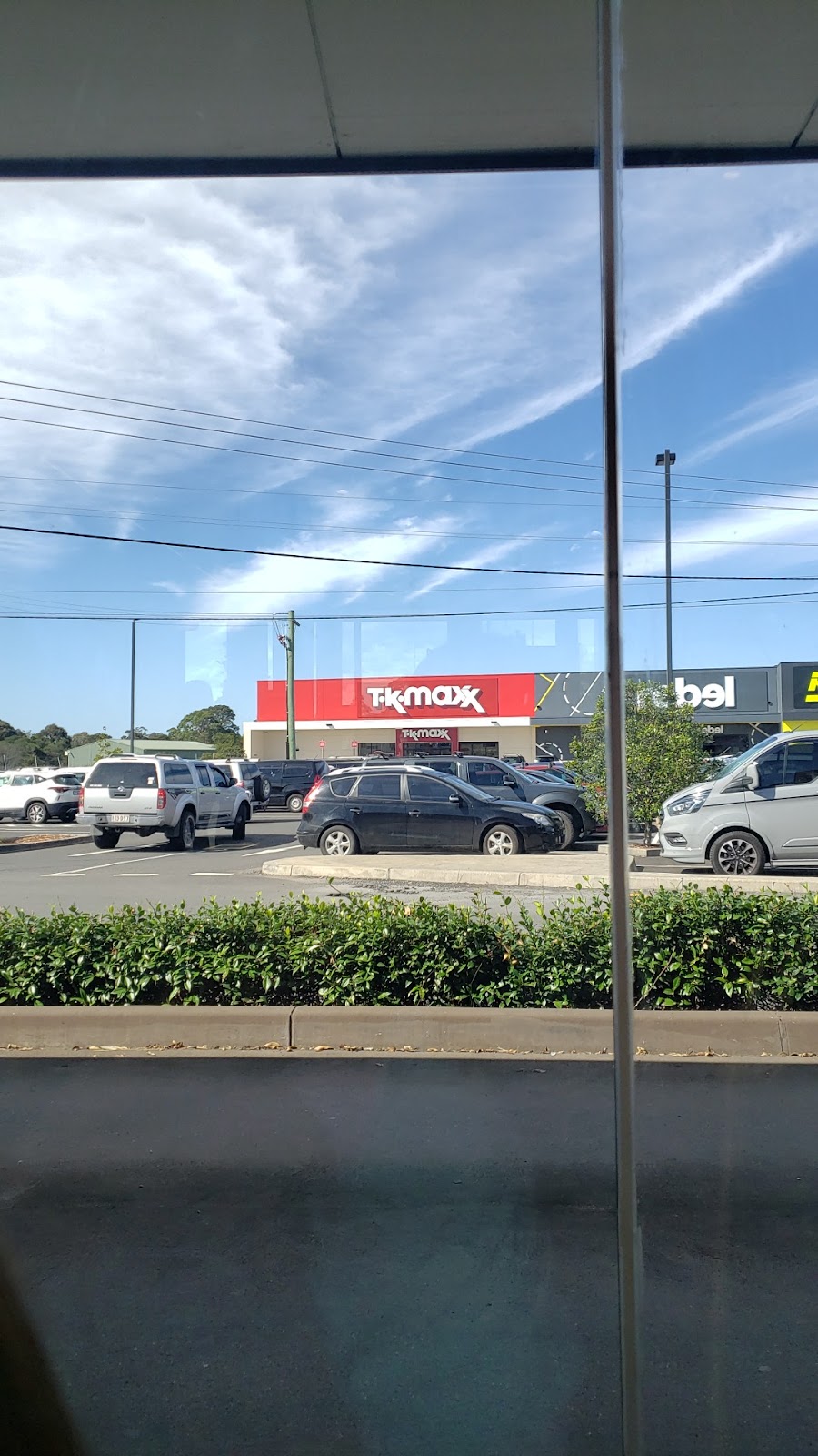 TK Maxx South Nowra | HomeCo South Nowra, 190-198 Princes Hwy, South Nowra NSW 2541, Australia | Phone: (02) 4421 7768