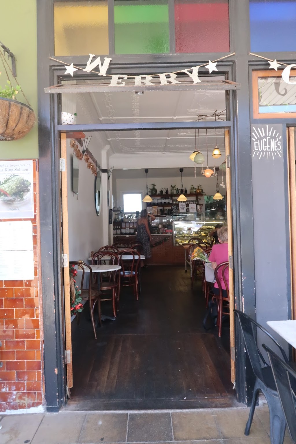 Eugenes Cafe | cafe | 69 Macpherson St, Bronte NSW 2024, Australia | 0293691110 OR +61 2 9369 1110