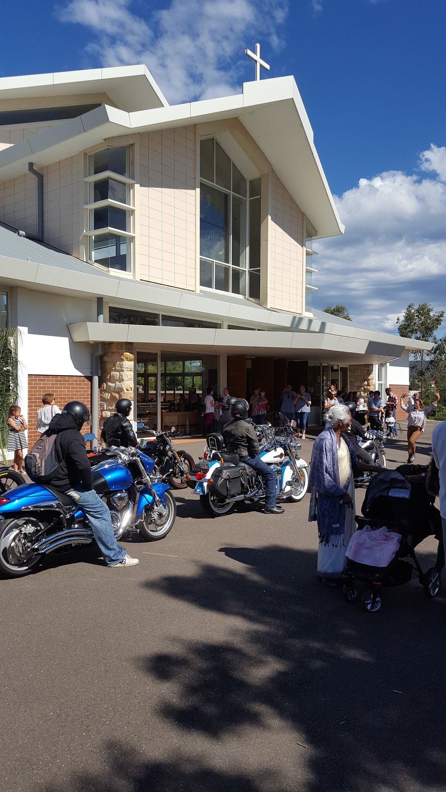 Padre Pio Parish Glenmore Park | 34-38 William Howell Dr, Glenmore Park NSW 2745, Australia | Phone: (02) 4737 9735