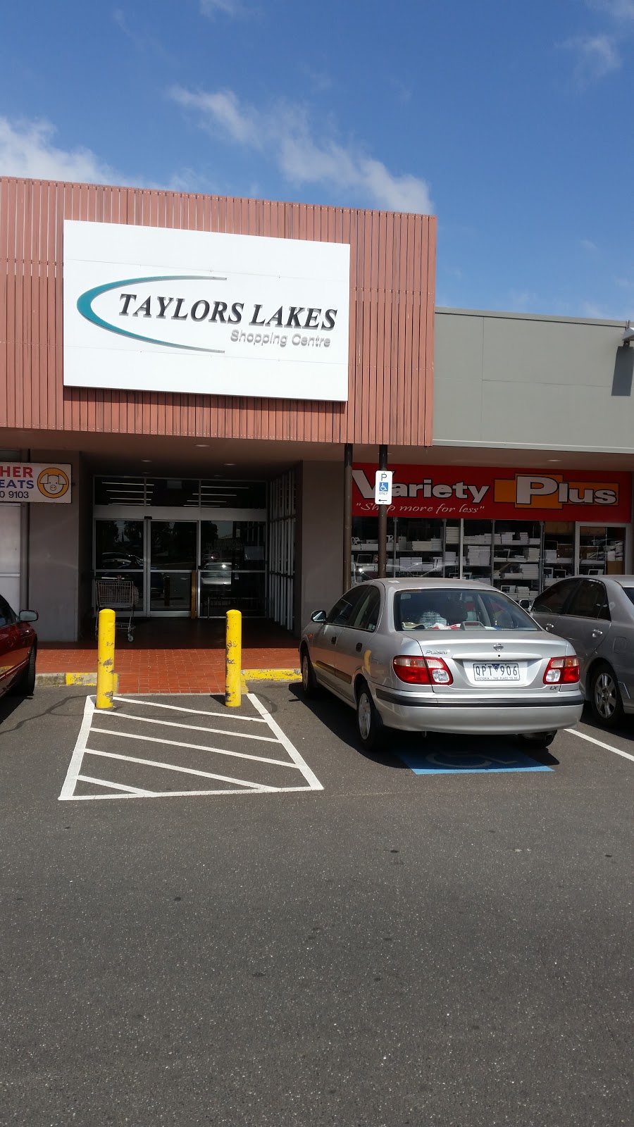 Taylors Lakes Shopping Centre | 3 Melton Hwy, Taylors Lakes VIC 3038, Australia