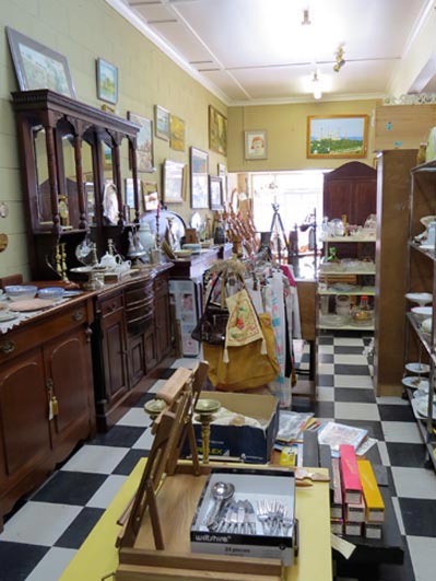 Cobwebs Antiques & Collectibles | furniture store | 88 Bridge St, Uralla NSW 2358, Australia | 0412017008 OR +61 412 017 008