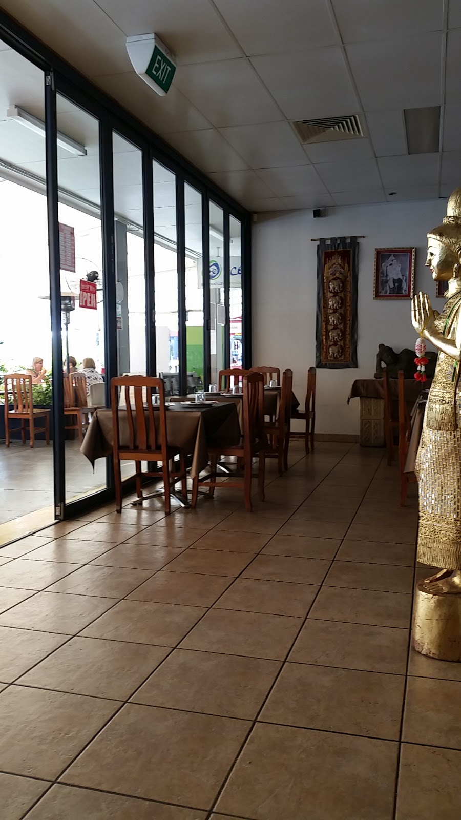 Worongary Thai Restaurant | 14/1 Mudgeeraba Rd, Worongary QLD 4213, Australia | Phone: (07) 5522 7888