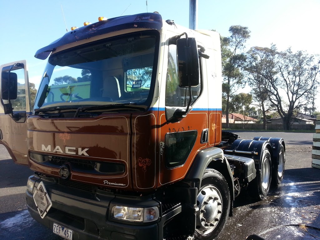 Longmuir Transport Services | 35 Godfrey Ln, Officer VIC 3809, Australia | Phone: 0423 304 633