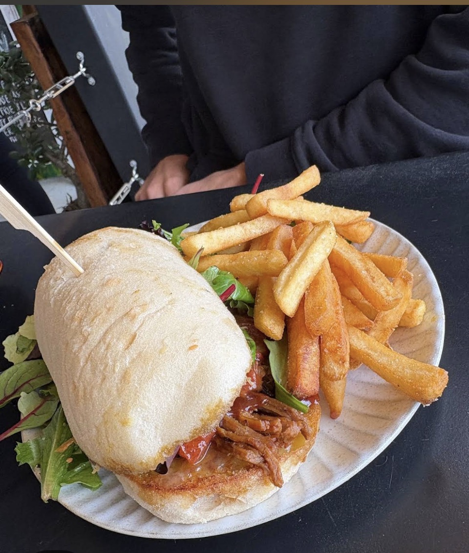 City Chicks Farm & Cafe | 408 Mount Glorious Rd, Samford Valley QLD 4520, Australia | Phone: 0435 226 912