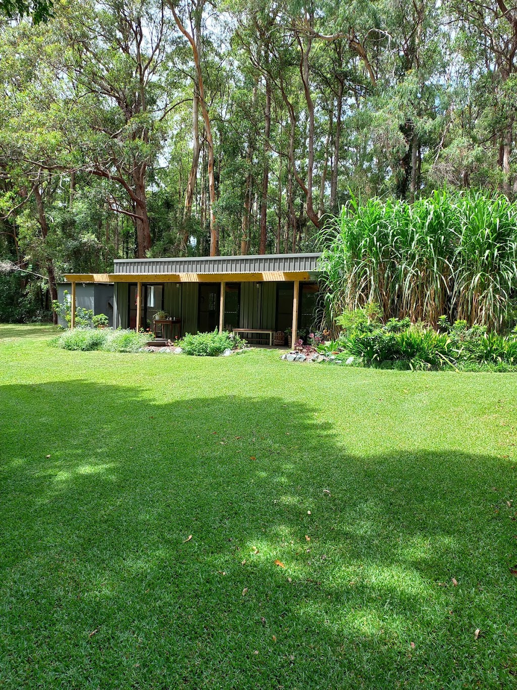 Yoga with Laura | 24 Figtree Dr, Diamond Beach NSW 2430, Australia | Phone: 0404 866 089