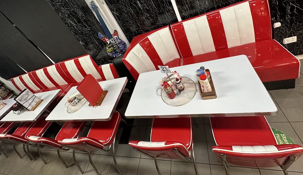 BP MORANBAH SERVO & RESTAURANT - DELIVERY,TAKEAWAY & DINE IN | Corner of Industrial avenue & Colliery, Moranbah QLD 4744, Australia | Phone: (07) 4941 5444