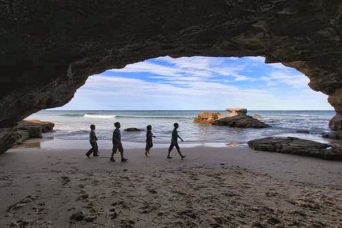 Caves Beach Holiday Villa | 41 Tasman Ct, Caves Beach NSW 2281, Australia | Phone: 0408 481 118
