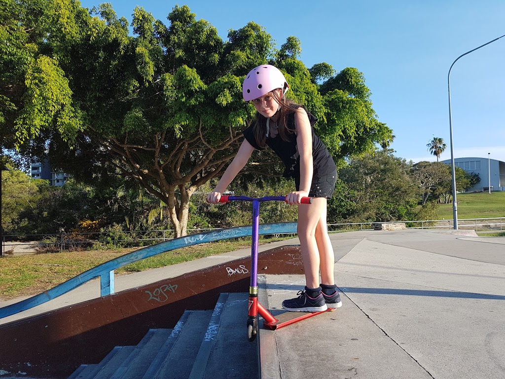 Redcliffe Skate Park | amusement park | 437 Oxley Ave, Redcliffe QLD 4020, Australia | 0732050555 OR +61 7 3205 0555